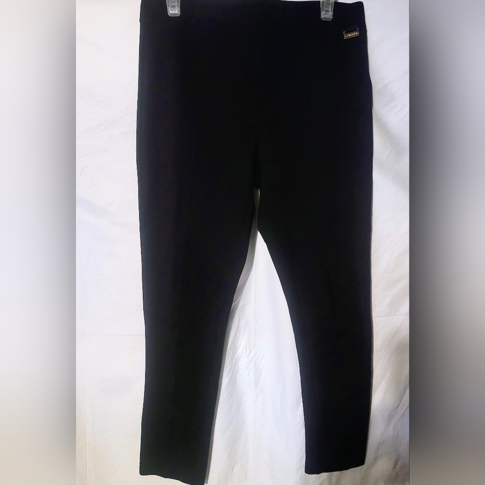 Calvin Klein Black Apparel Legging. (98).